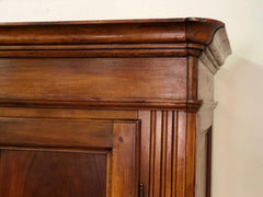 Armadio noce tre porte lombardo Carlo X . Restaurato .