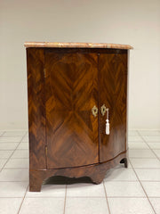 Cantonale lastronato bombato due porte . Luigi XV