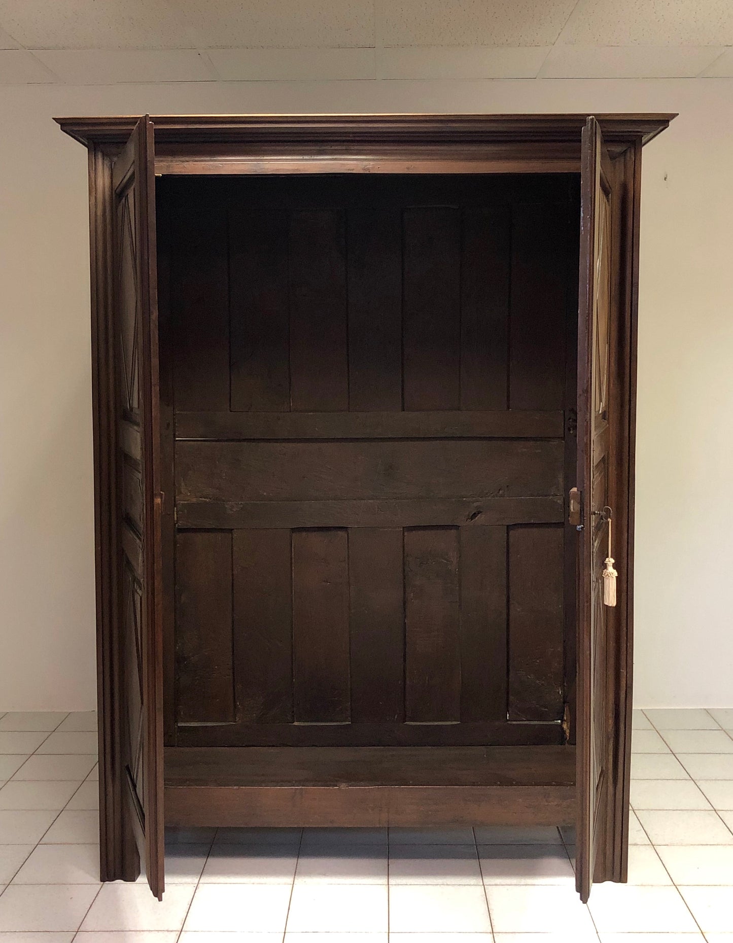 Diamond-point walnut wardrobe. 18th century