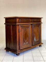 Credenza in noce Luigi XIV . XVII secolo