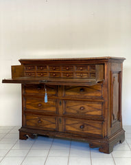 Canterano Lombardo a ribalta . XVII secolo