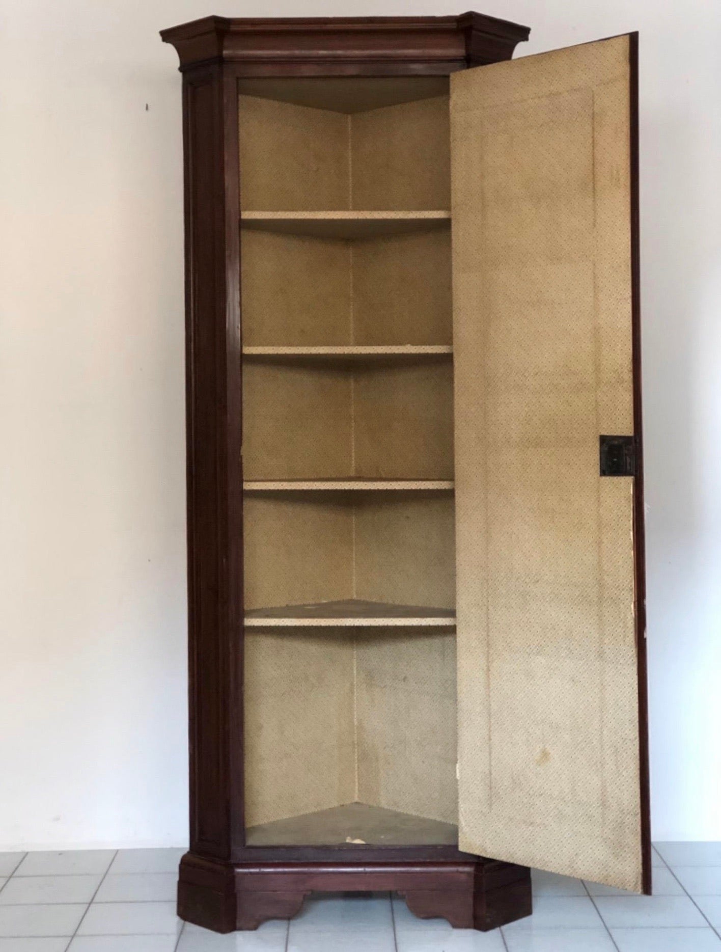 Venetian corner cupboard late 18th/early 19th century