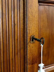Armadio noce tre porte lombardo Carlo X . Restaurato .