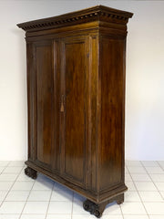Armadio stipo Luigi XIV Lombardo in noce . XVII secolo