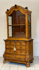 Trumeau con vetrina . Olanda inizio XIX secolo
