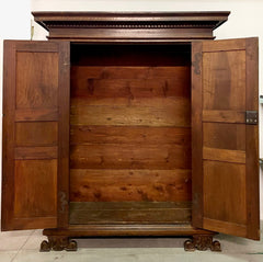 Armadio Lombardo Luigi XIV. XVII secolo