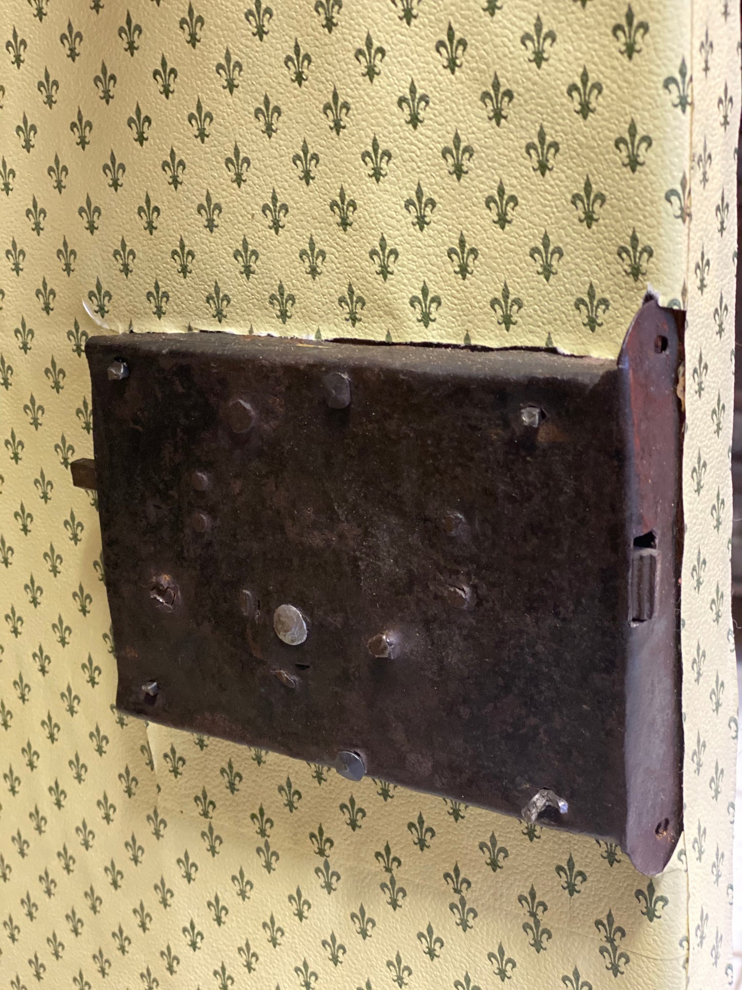 Credenza laccata dipinta. . Marche XVIII secolo