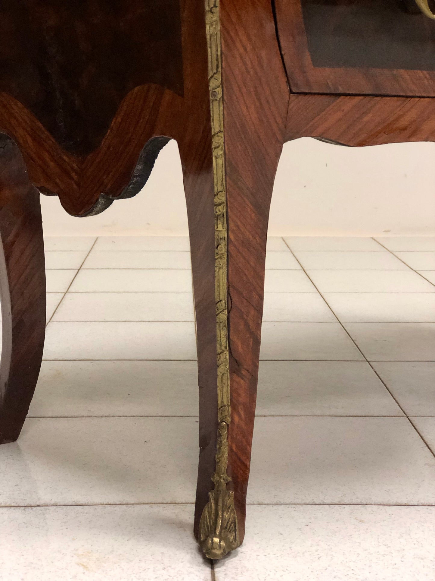 Napoleon III curved chest of drawers