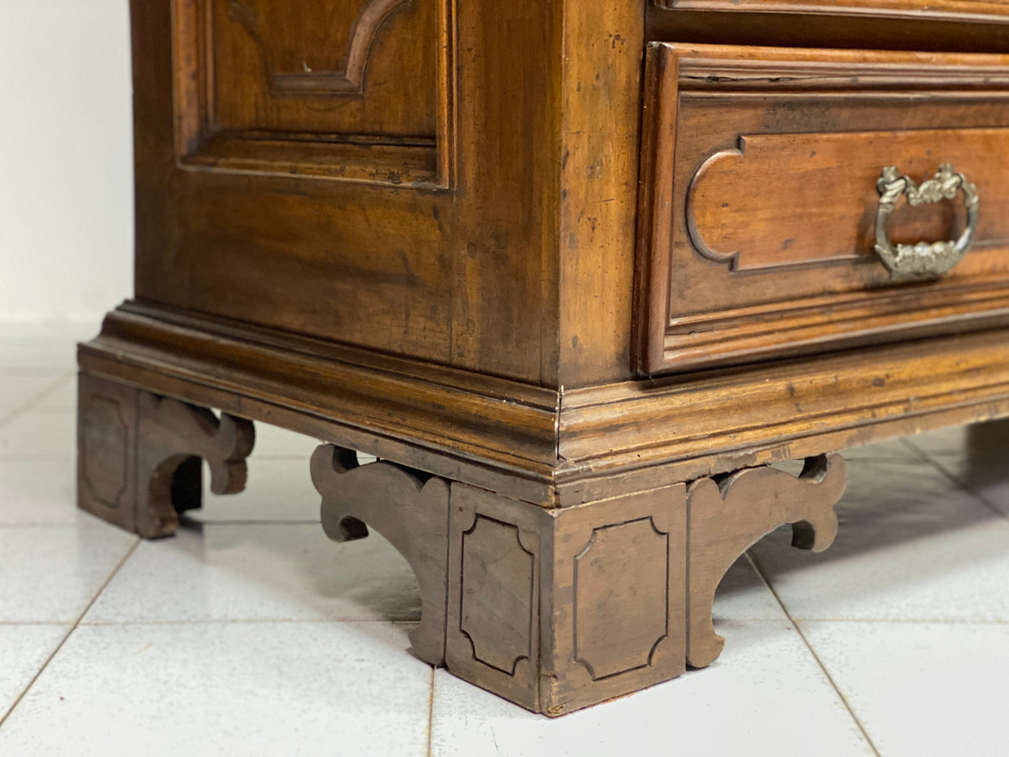 Lombard Brescian cabinet chest of drawers. Louis XIV. 17th century