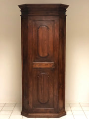 Angoliera cantonale bugnato Emiliano. XVII secolo