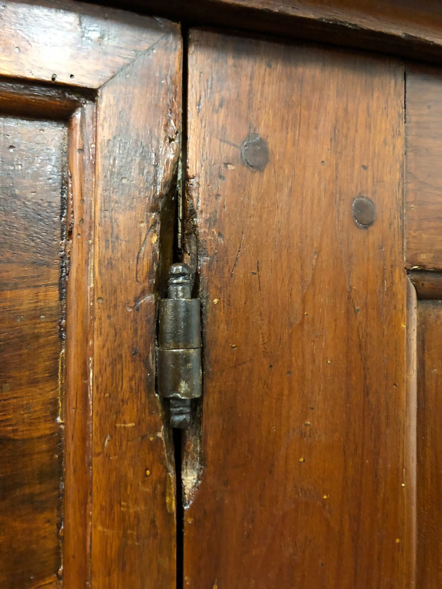 Lombard walnut wardrobe. Early 18th century
