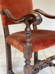 Trono Lombardo in noce . XVII secolo