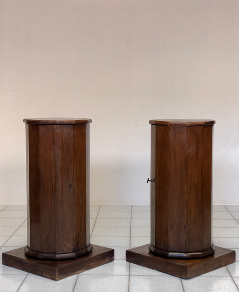 Coppia di comodini colonna ottagonali. Emilia inizi 800