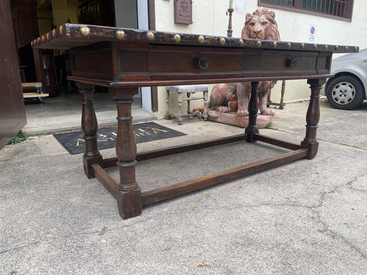 Walnut reel table. Bologna 17th century