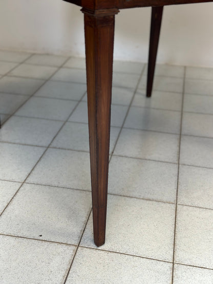 Tavolino Luigi XVI . XVIII secolo