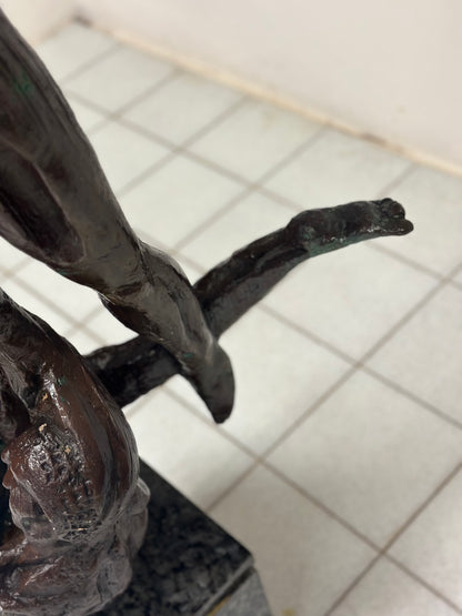 Scultura in bronzo patinato Fanciulla al vento . XX secolo altezza 174 cm
