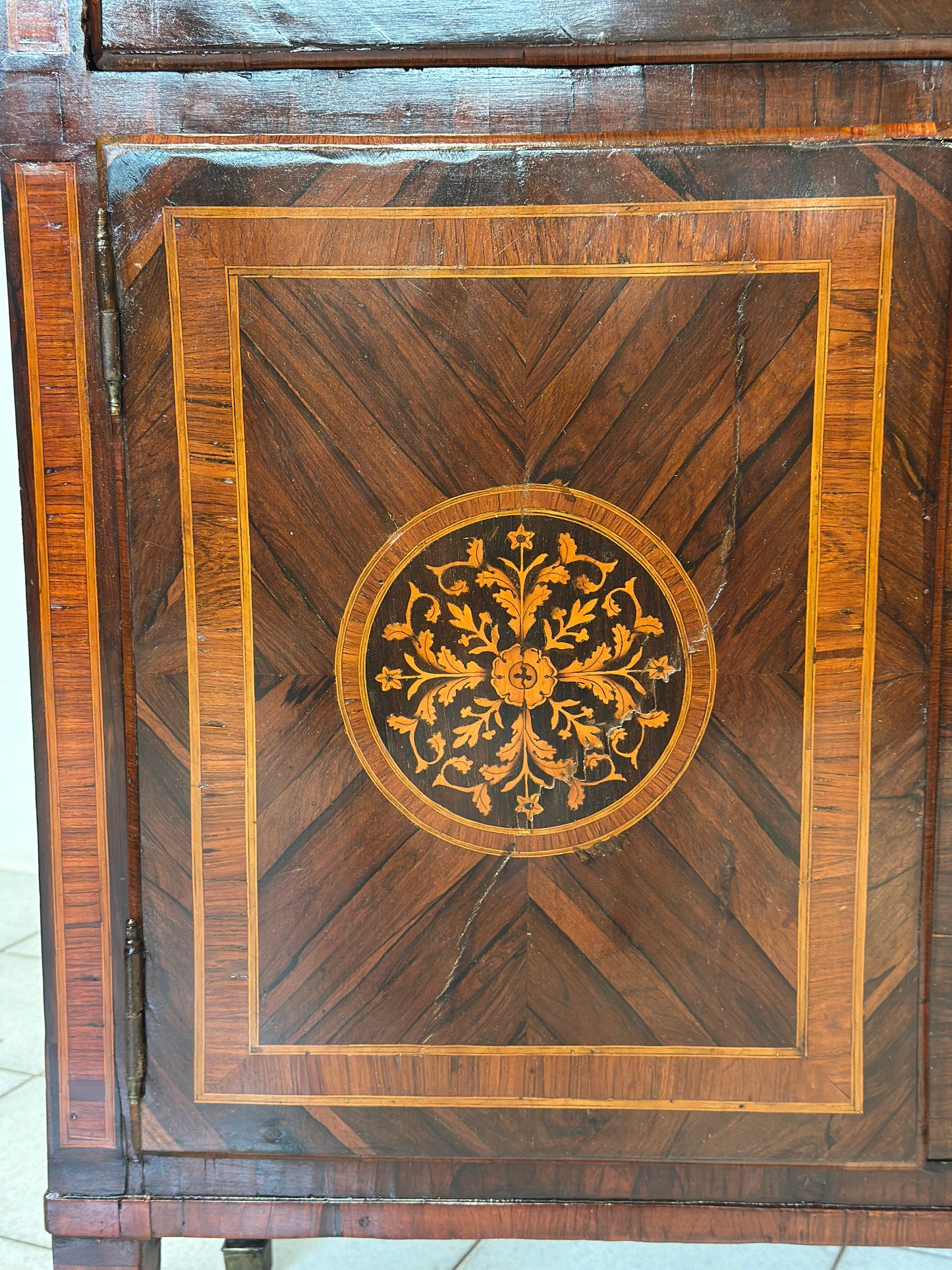 Secretaire Luigi XVI . Milano fine 700. Restaurato