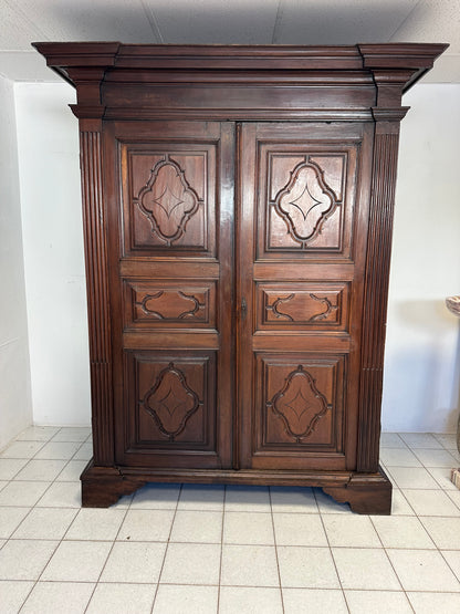 Armadio Luigi XIV . Genova fine 600