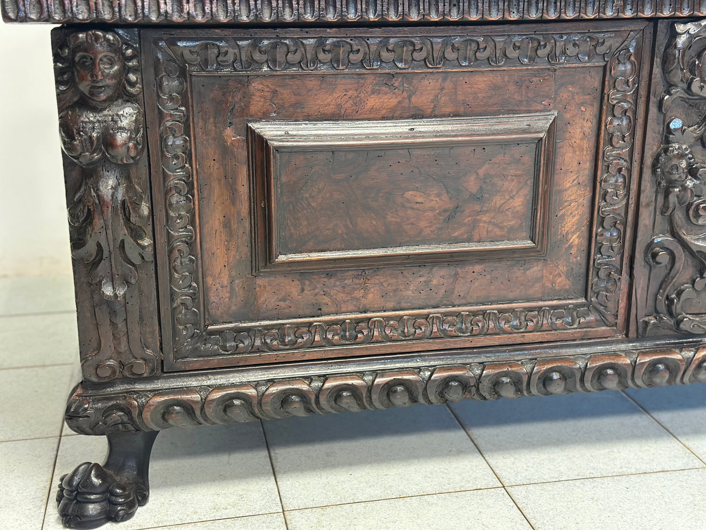 Cassapanca nobiliare rinascimentale lombarda città di Bergamo primo 600 XVII secolo