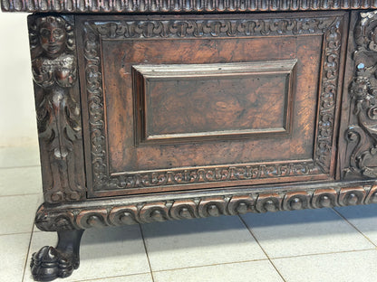 Cassapanca nobiliare rinascimentale lombarda città di Bergamo primo 600 XVII secolo