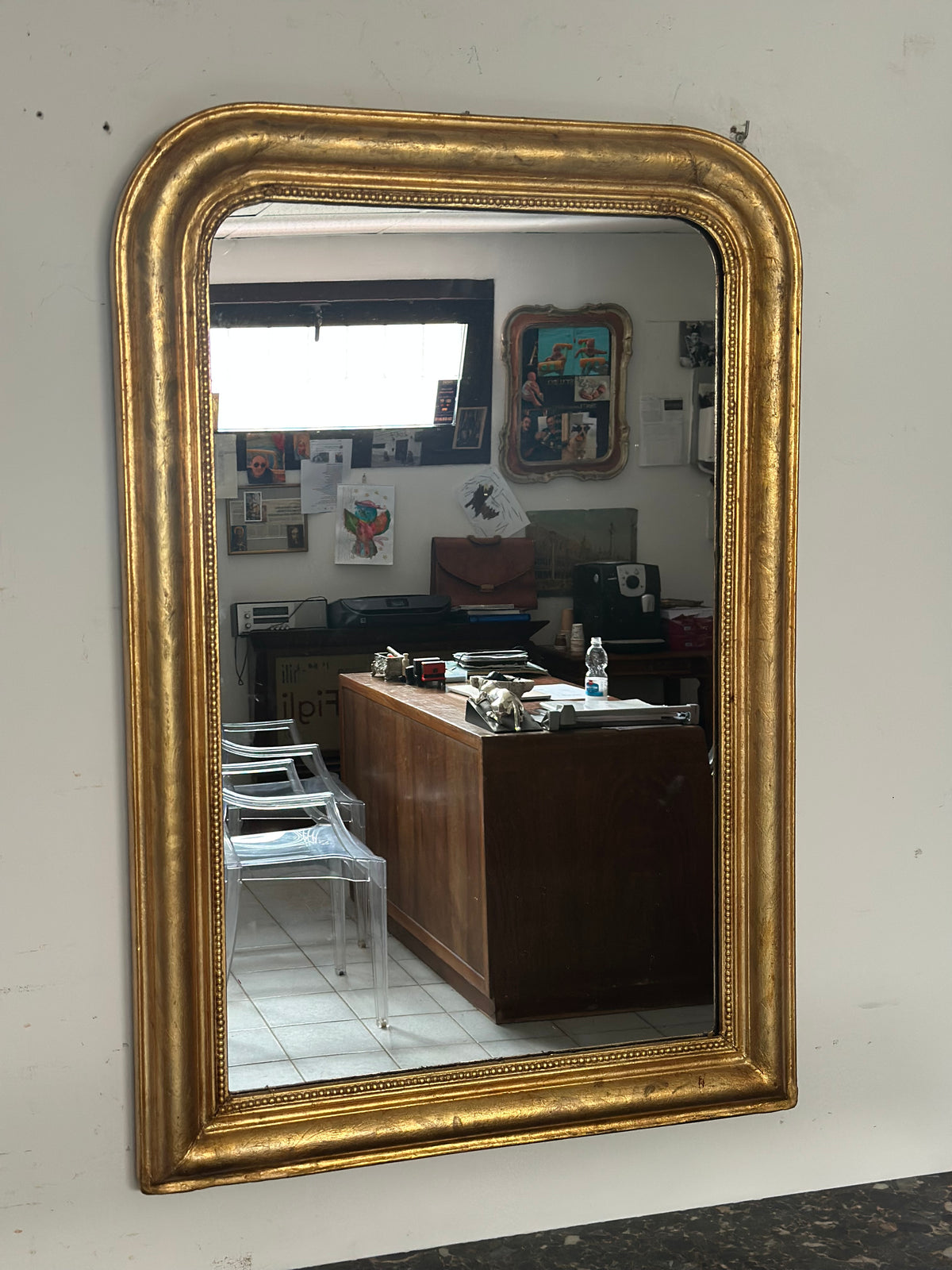 Specchiera  della seconda metà dell’800 in legno dorato Forma rettangolare con angoli stondati