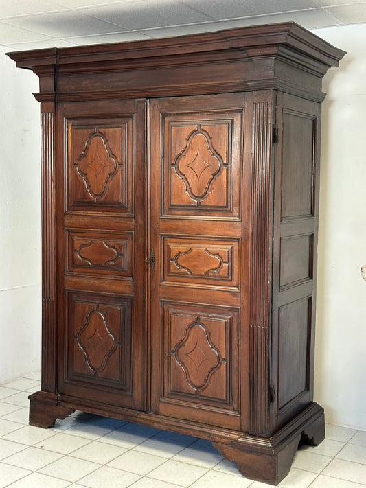 Armadio Luigi XIV . Genova fine 600