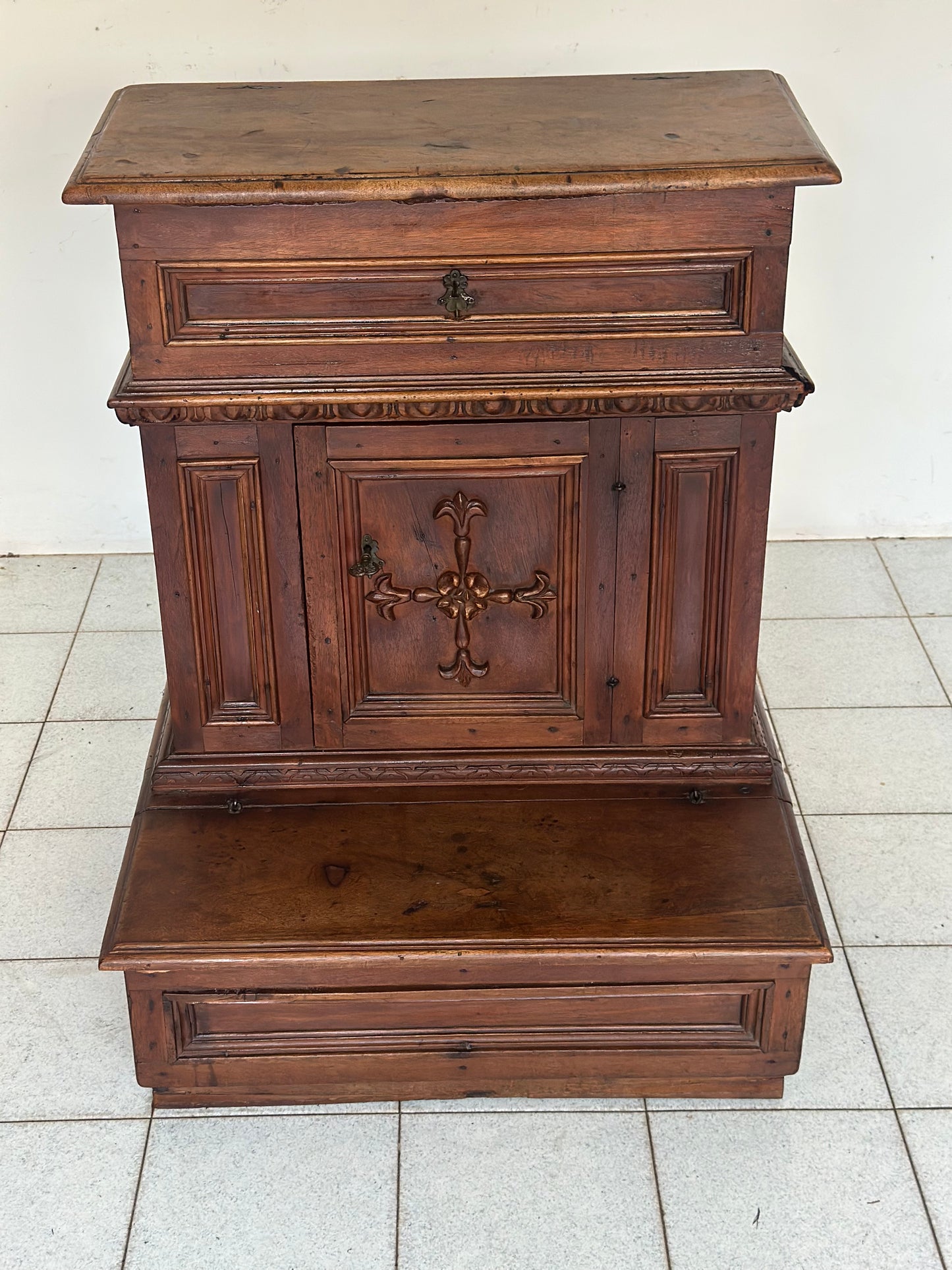 Inginocchiatoio in noce Luigi XIV Emilia 600