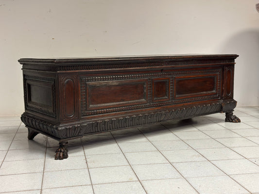 Cassapanca in noce. Emilia Toscana Luigi XIV    Epoca 600