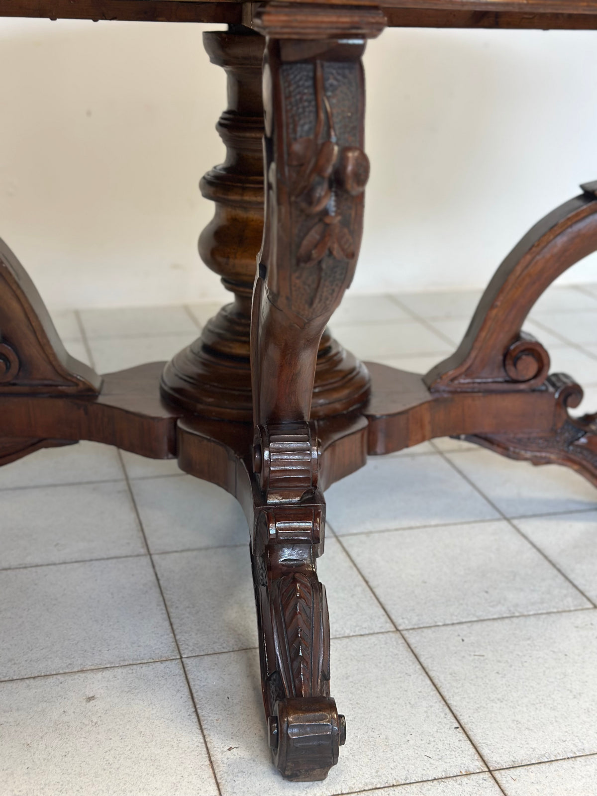 Tavolo a cestello ovale allungabile . Genova Carlo X. 149 x 105