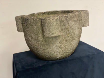 Grande mortaio in pietra . Genova XVIII secolo