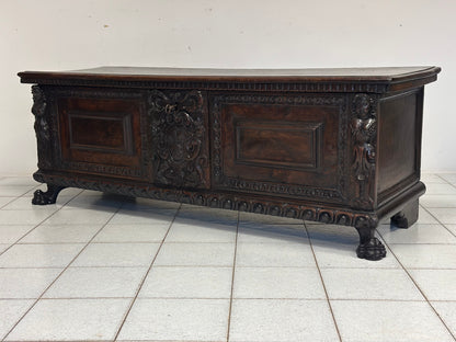 Cassapanca nobiliare rinascimentale lombarda città di Bergamo primo 600 XVII secolo