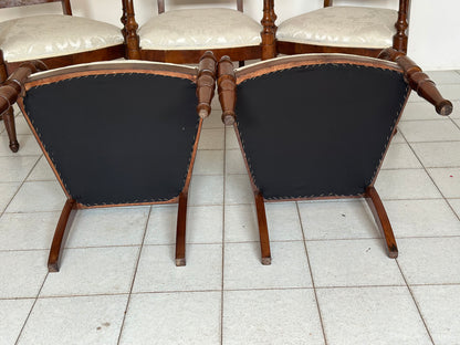 Gruppo di cinque poltrone lombarde Carlo X in noce. Prima metà XIX secolo. Restaurate