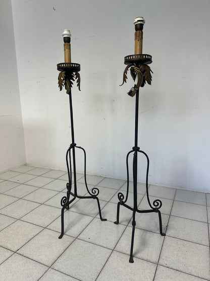 Coppia di torcere in ferro battuto . XIX secolo 120 cm