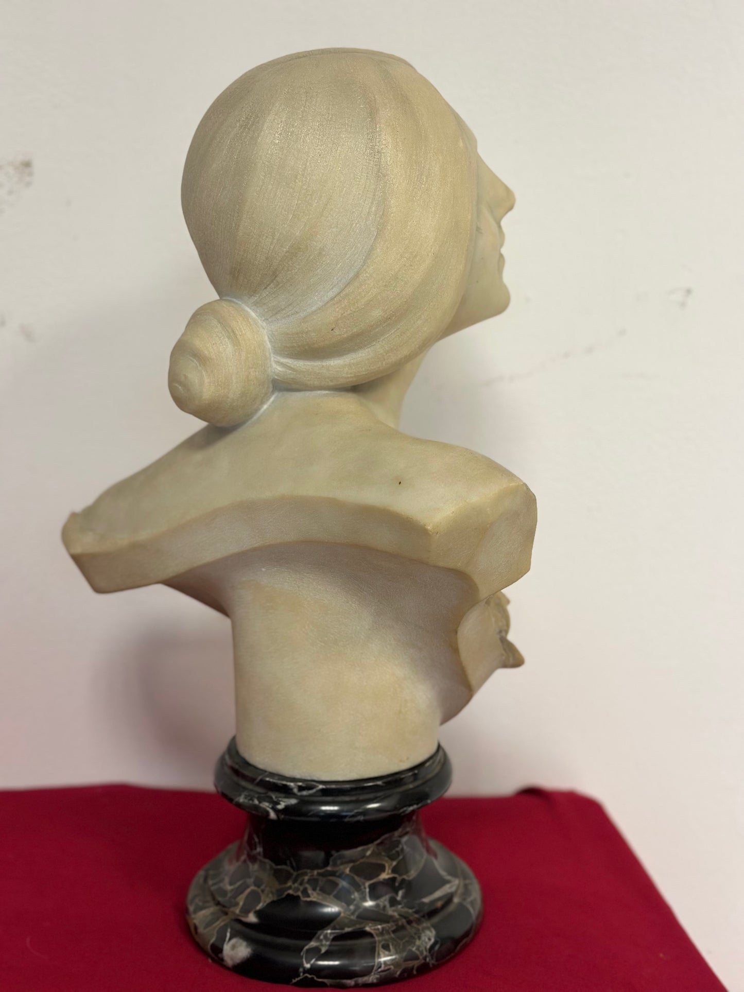 Busto in marmo di Carrara. La bella Fiorentina   Emilio fiaschi 1858 . 1941