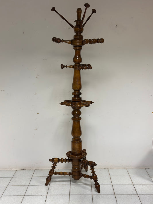 Attaccapanni in noce a rocchetto, XIX secolo.