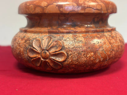 Acquasantiera in marmo rosso imperiale  XIX secolo