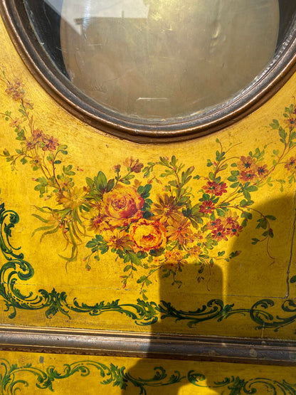 Orologio a pendolo laccato dipinto . Venezia primi 800