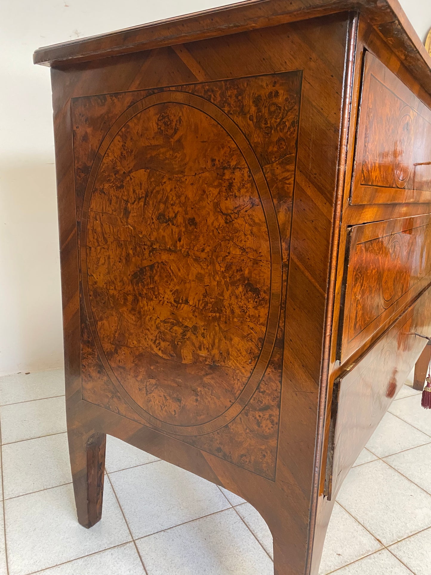 Cassettone Luigi XVI Lombardia XVIII secolo . Restaurato
