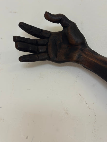 Scultura in legno intagliato essenza legno di tiglio raffigurante il Cristo crocifisso . Milano prima metà dell'800.