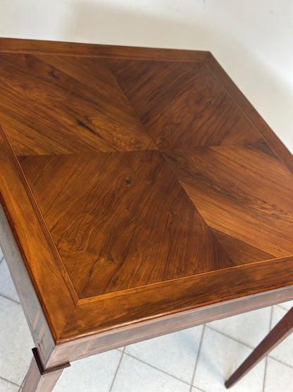 Tavolino Luigi XVI . XVIII secolo