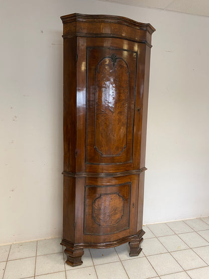 Louis XV Corner Cabinet. Milan 18th century