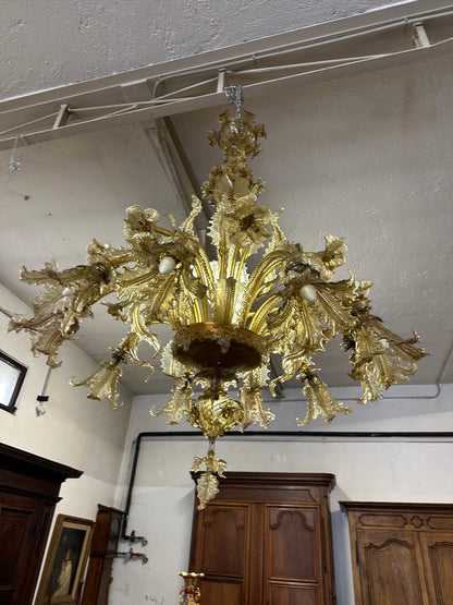 Lampadario in vetro di Murano. Barovier & Toso ( Venezia ) Primi XX secolo.  154 x 124.