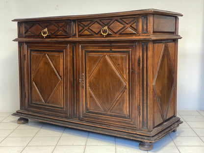Credenza in noce Luigi XIV Lombardia Piemonte XVII secolo