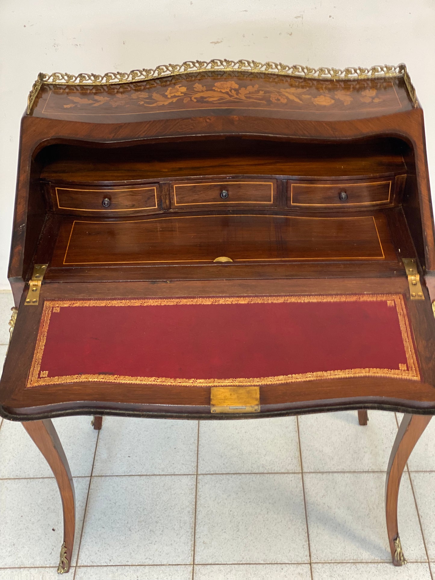 Ribalta lastronata intarsiata . Napoleone III 1870