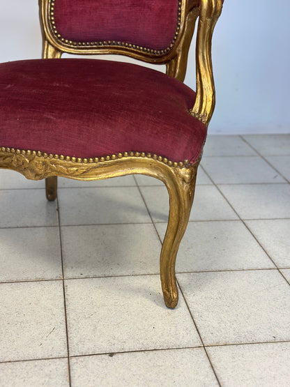 Coppia di poltrone in legno intagliato e  dorato.   Lombardia XIX secolo