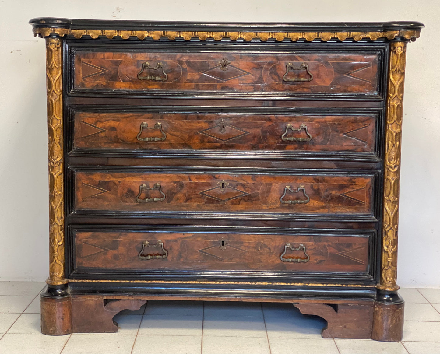 Lombard Louis XIV Chest of Drawers. Como end of 17th century beginning of 18th century