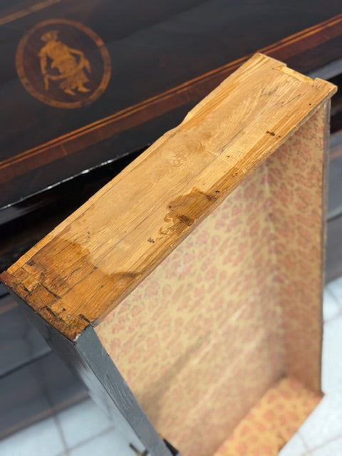 Cassettone Luigi XVI .Milano XVIII secolo