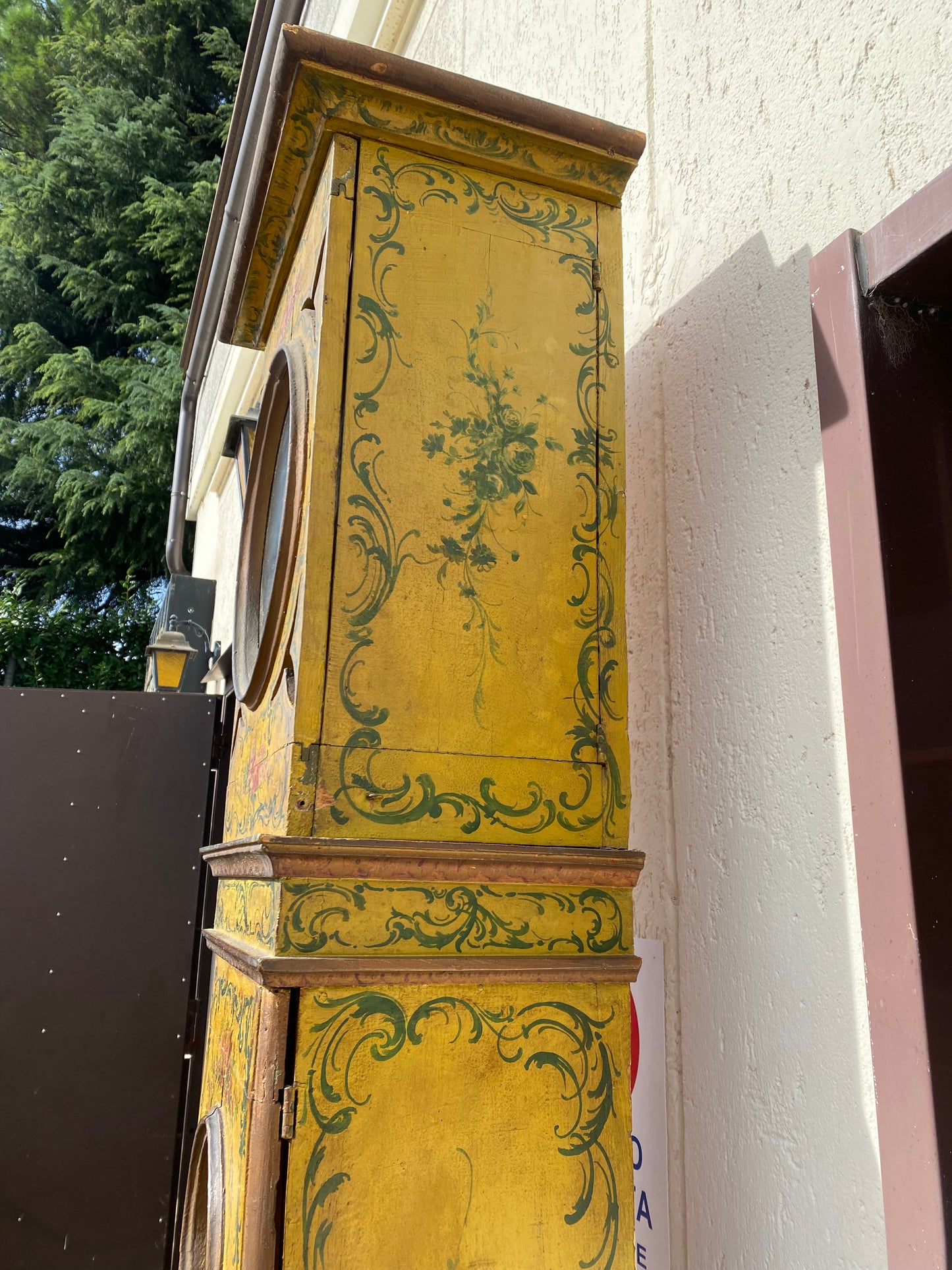Orologio a pendolo laccato dipinto . Venezia primi 800