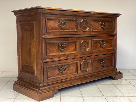 Chest of drawers from Emilia-Reggio Emilia. 17th century