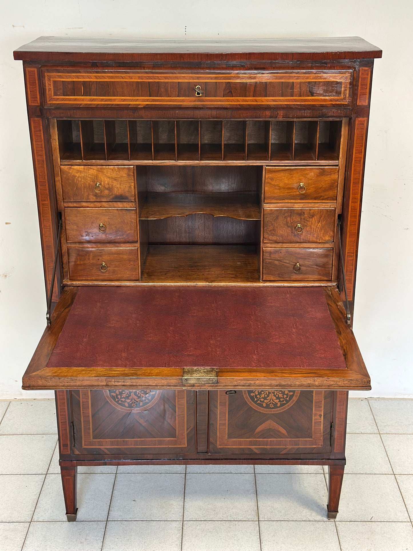 Secretaire Luigi XVI . Milano fine 700. Restaurato